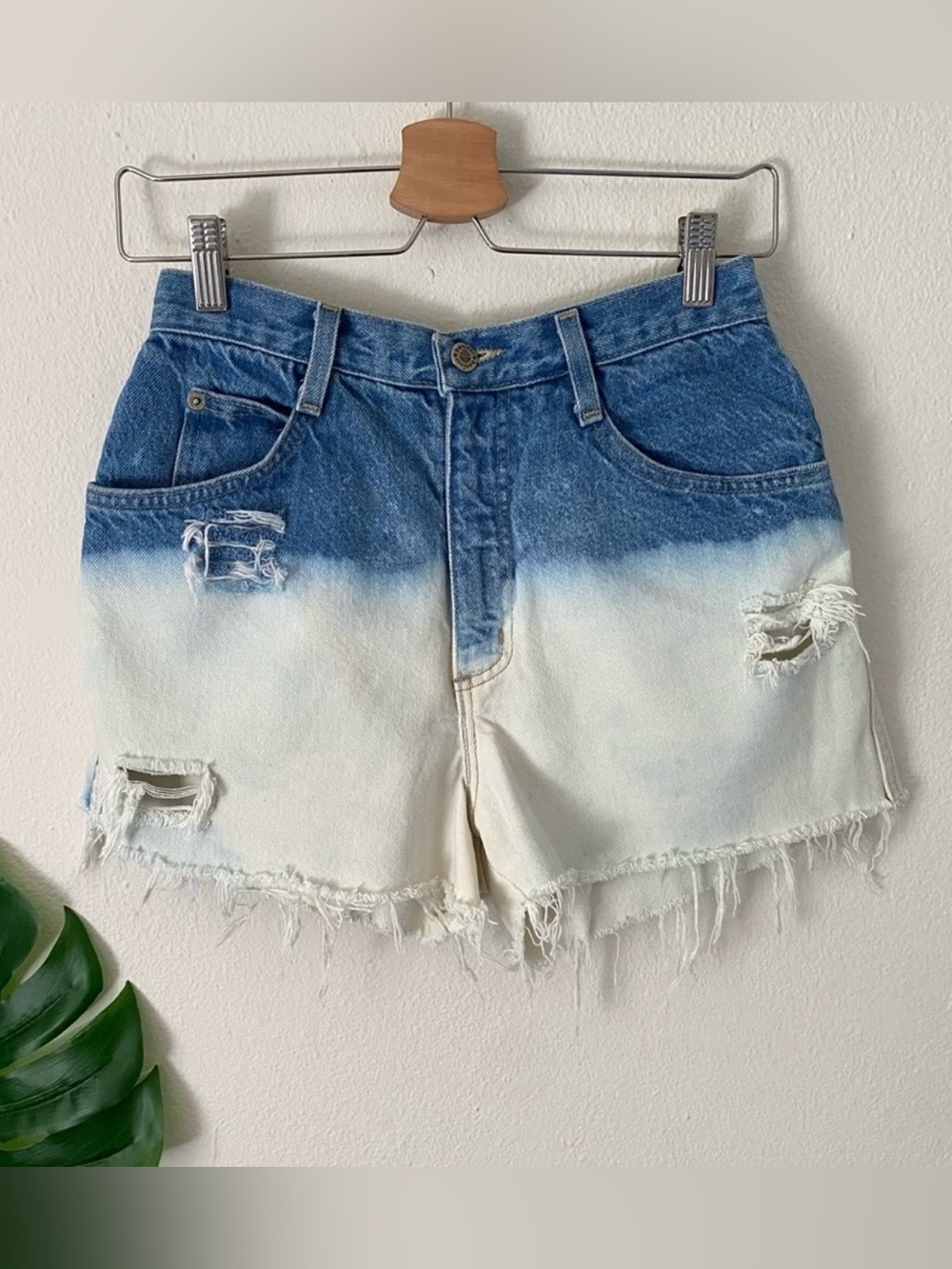 Bonjour Retro High Waisted Frayed Hem Jean Shorts Dip Dye Denim Size 27